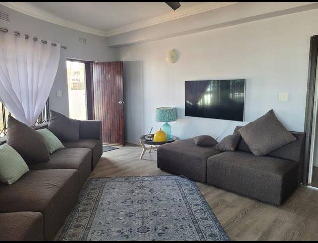 4 BEDROOM APARTMENT FOR SALE IN UVONGO BEACH